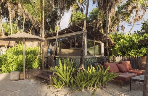 Zona Hotelera Villa | Holistic beachfront villa in the Sian Kaan | Tulum reserve for 14 people.