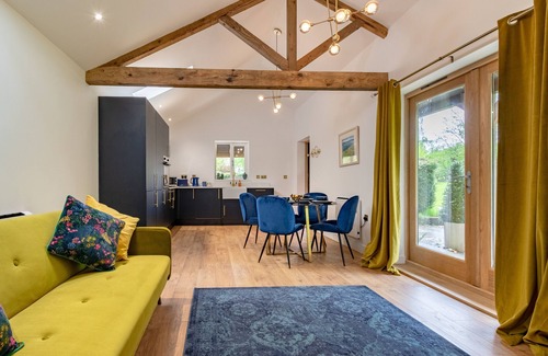Stoke Holy Cross House | Holly Barn - One Bedroom House, Sleeps 2