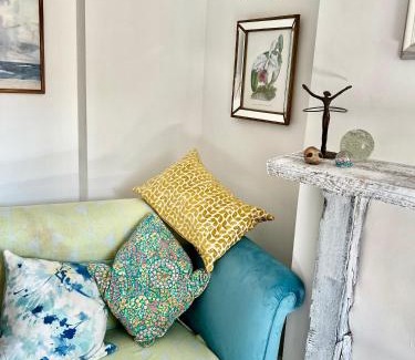 Edwinstowe House | Holly Cottage Cosy Home In Sherwood Forest