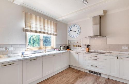 Lincoln House | Holly Farm