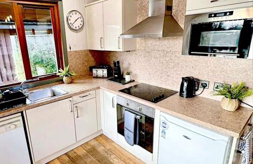 York House | Holly Lodge 12 Hot Tub