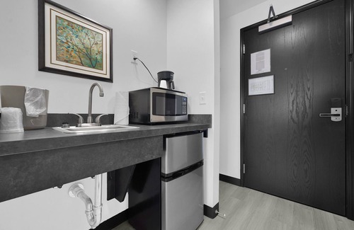 Etna Hotel | Holmes Suites Inn Columbus Pataskala - I-70 East