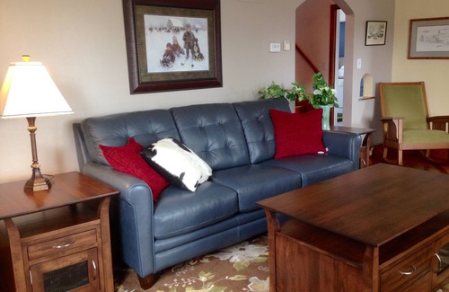 New Glarus House | HOLY COW! Guest Haus in The Heart of New Glarus