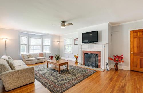 Conway House | Home 1 Mi to Dtwn Conway Great for Beach Days!