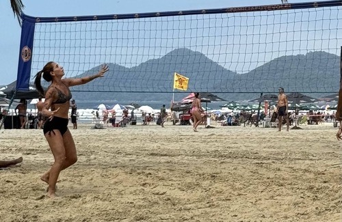 Embare Apartment | Home away from home. Beach living & access to great restaurants and nightlife.