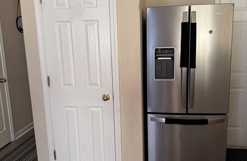 Morrow House | Home away from home! 3 bedroom house in pleasant Morrow! Mins from ATL Airport.