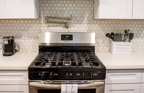 Gentilly Woods House | Home Away From Home 10 Mins from the French Quarter