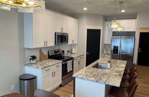 Rexburg House | "Home away from Home."nCustom, 3-bedroom, 2 bath home.