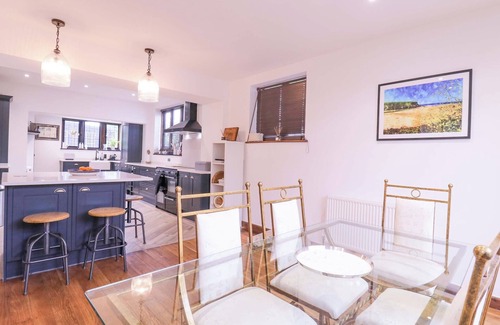 Clacton-on-Sea Cottage | HOME BY THE SEA, pet friendly, with open fire in Clacton-On-Sea