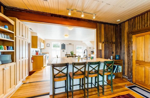 Mendocino House | Home & cottage with stunning views, fireplaces, sauna, and high-speed WiFi
