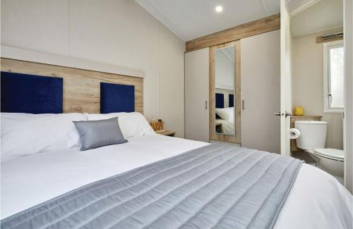 Skegness Cabin | Home Farm Park - Static Caravans