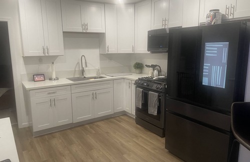 Compton House | Home in a quiet area close to freeways shopping centers and restaurants