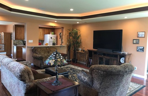 Ranchos House | Home in friendly neighborhood near Disneyland and Beaches