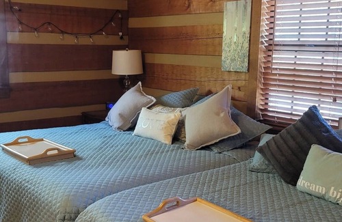 Grovetown Cabin | Home is set on10 acres w/pond, pool, spa, & only 9 miles to Masters golf course.