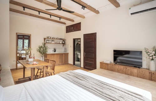 Old Quarter Apartment | HOME KEY House with Hot Tub and Terrace in Center