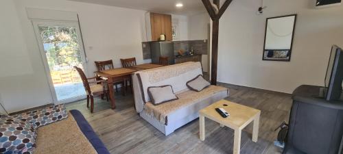 Dobrota House | Home of Laurel