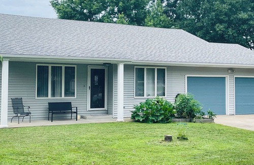 Kearney House | Home on Quiet Cul de Sac with Handicap Accessibility