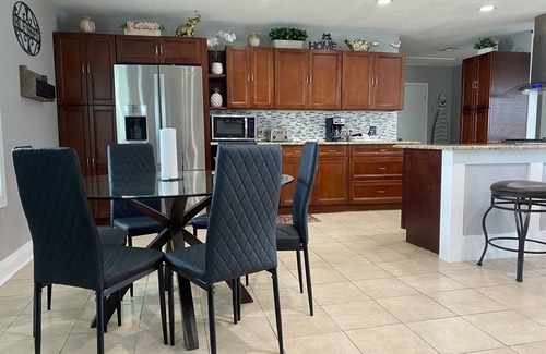 Braithwaite House | Home sweet home near New Orleans, 5BR & 11 beds