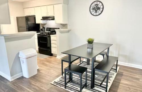 Morrow Apartment | Home Theater Sleeps 8 WiFi