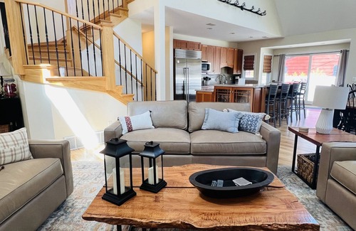 Union Pier House | Home w/heated pool, hot tub, pickleball court, 1/2 court basketball and fire pit