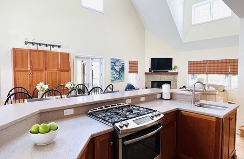 Union Pier House | Home w/heated pool, hot tub, pickleball court, 1/2 court basketball and fire pit