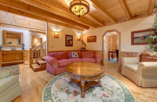 Waynesville House | Home with Indoor Spa 8 Mi to Smoky Mtn Natl Park!