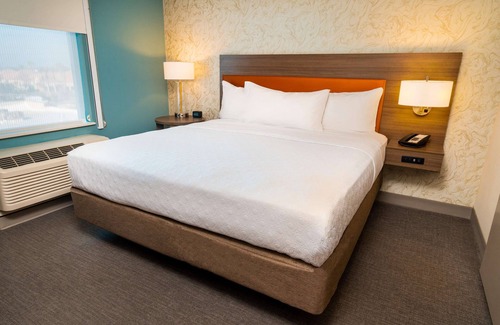 Greenacres Hotel | Home2 Suites by Hilton Bakersfield