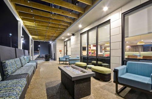 Summit Station Hotel | Home2 Suites By Hilton Columbus Airport East Broad