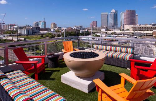 Channel District Hotel | Home2 Suites By Hilton Tampa Downtown Channel District