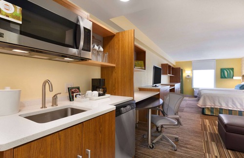 Champaign Hotel | Home2 Suites by Hilton Champaign/Urbana