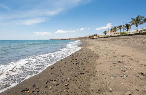 Tarajalejo Apartment | Home2Book Cozy Beachfront Getaway in Tarajalejo