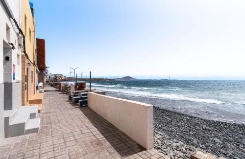 Pozo Izquierda Apartment | Home2Book Stunning BeachFront Apt, Pozo Izquierdo