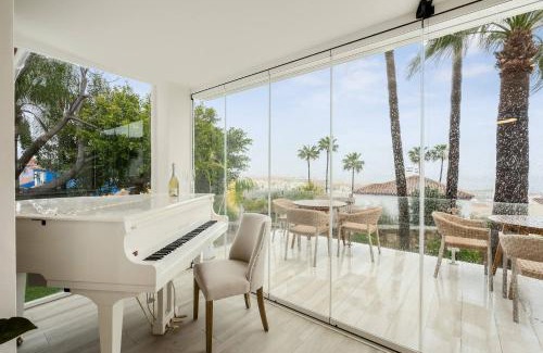 Castillo de Sabinillas House | Home4u Mediterranean Sea Views Villa Alkaff