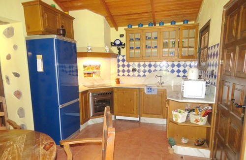 San Bartolome de Tirajana Villa | Homerez - Villa 15 km away from the beach for 4 ppl. with garden and terrace