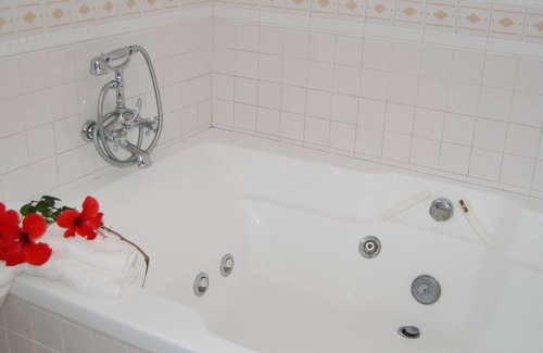 Urbanitzacio Gotmar Villa | Homerez - Amazing villa 500 m away from the beach with swimming-pool and jacuzzi