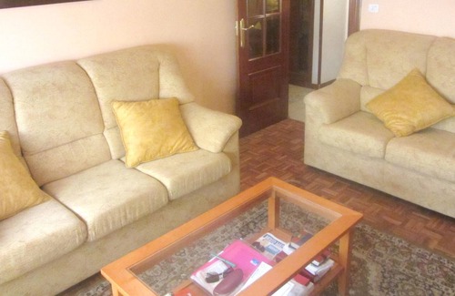 Cambre Apartment | Homerez - Appartement 5 km away from the beach for 4 ppl. with balcony at Cambre