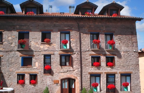 Laspaules Apartment | Homerez - Apt Mountain View Laspaúles