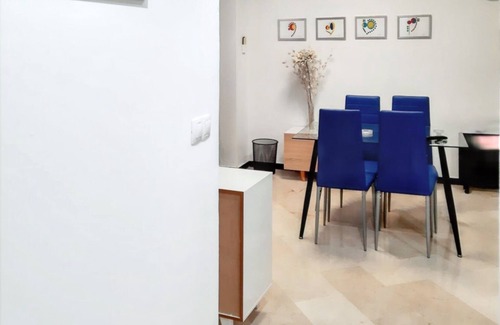 Merida Old Town Apartment | Homerez - Bright Apartment in Mérida with Parking & AC