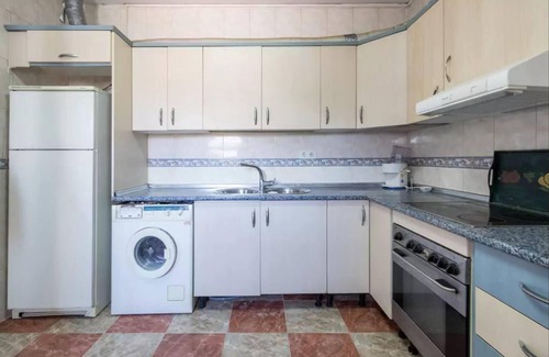 Fuente Vaqueros Apartment | Homerez - Charming Apartment in Fuente Vaqueros 100 m²