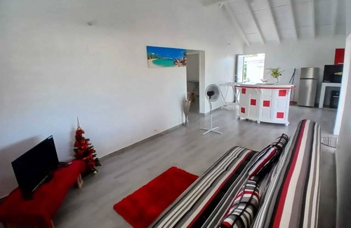 Port-Louis House | Homerez - Charming house in Port-Louis with garden