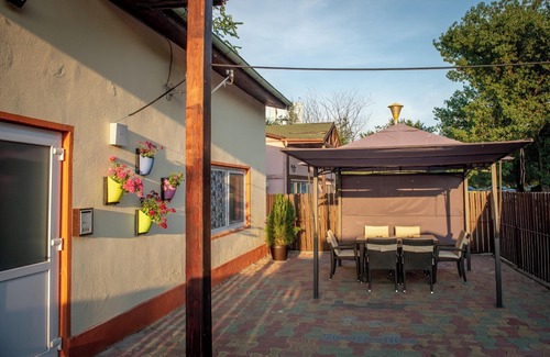 Constanta House | Homerez - Charming House in Constanța with Garden