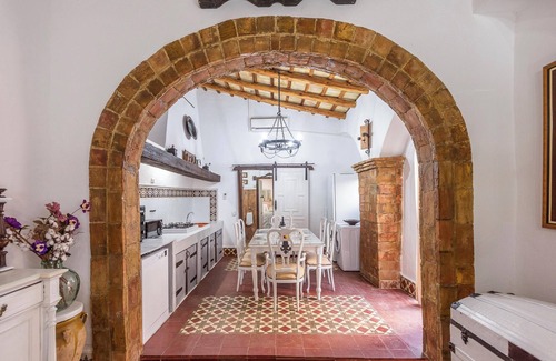 Penaflor Villa | Homerez - Elegant Villa in Peñaflor with Private Pool