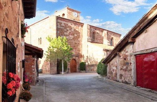 Villasur de Herreros House | Homerez - House, Villasur de Herreros