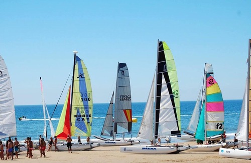 Isla Cristina House | Homerez - House 1 km away from the beach for 6 ppl. with shared pool and garden