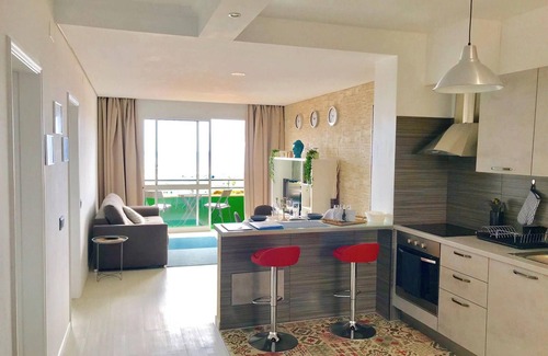 Imaculado Coracao de Maria Apartment | Homerez - Modern apartment in Funchal with sea view 70 m²