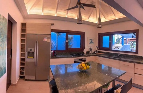 Mont Jean Villa | Homerez - Modern Villa with Pool in Marigot - 100 m²