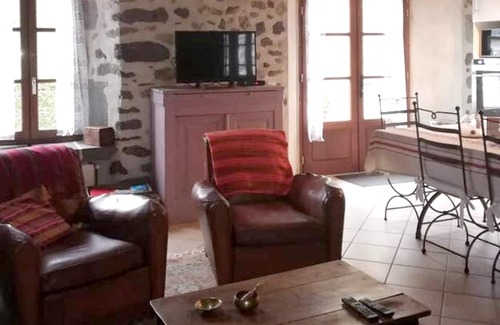 Peyrusse House | Homerez - Nice house for 5 ppl. with garden and terrace at Peyrusse