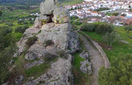 Encinasola House | Homerez - Spacious house for 6 ppl. with terrace and balcony at Encinasola