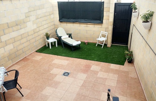 Almagro House | Homerez - Spacious house in Almagro with garden and 3 bedrooms