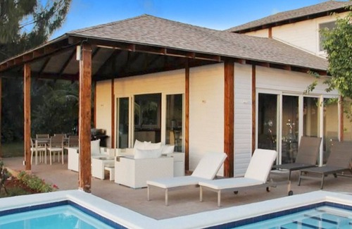 Hacienda De La Luna Villa | Homerez - Spacious villa 1 km away from the beach for 8 ppl. with swimming-pool